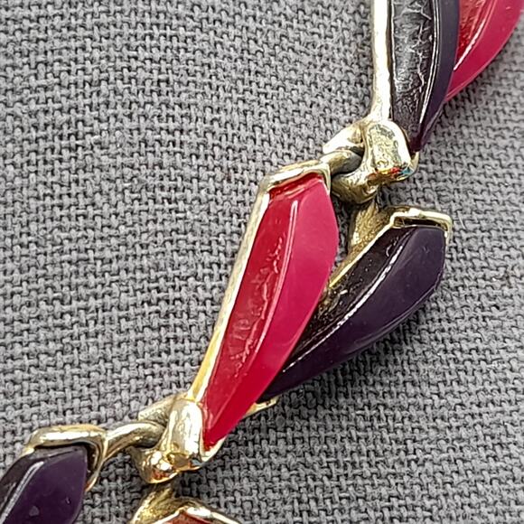 Vintage Red Purple Lucite Choker Necklace, Gold Tone, Mid-Century Modern - Picture 4 of 10